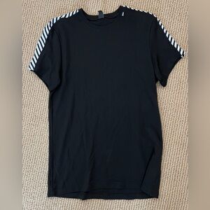 Helly Hansen Men’s Performance Athletic T-Shirt Black Stripe Sleeve Medium
